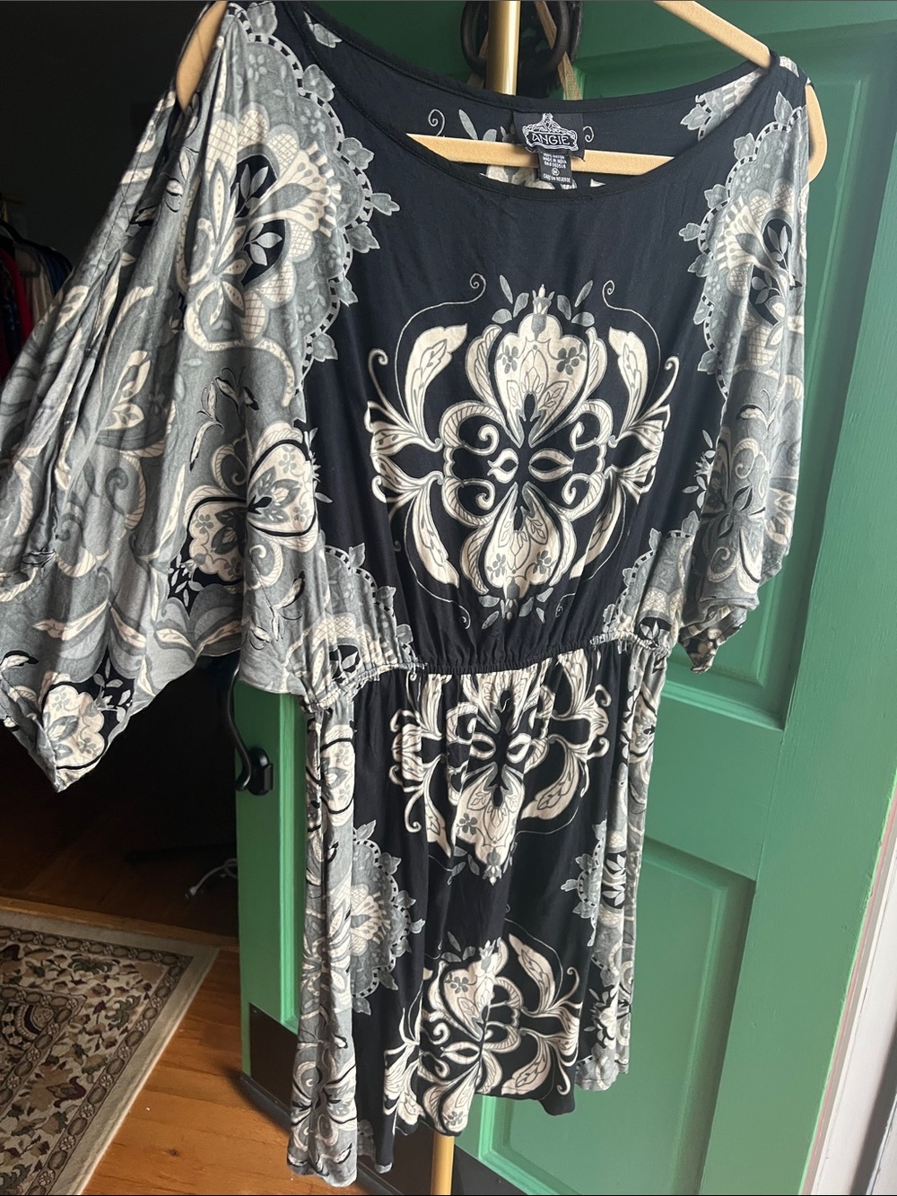 Angie Black and Cream Boho Floral-cold shoulder Mini 👗 Medium